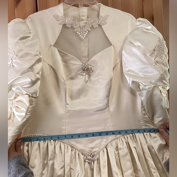 👰‍♀️  VINTAGE 1980’s PEARL BUTTON BACK w/ Satin BOW BRIDAL GOWN IVORY - Picture 3 of 16